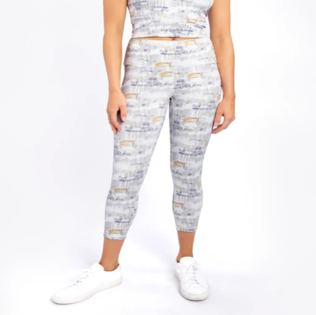 Watercolor Stucco High-Waist Capri Leggings